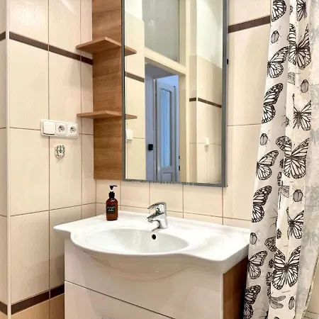 Family 2bdr In Historical Vinohrady Appartement