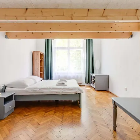 Apartman Family 2bdr In Historical Vinohrady *