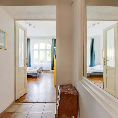 Family 2bdr In Historical Vinohrady Апартаменты *