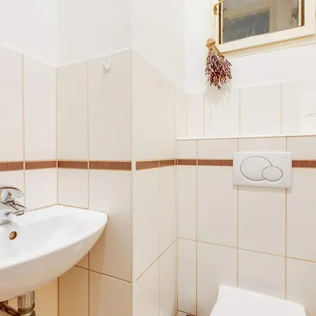 Апартаменты Family 2bdr In Historical Vinohrady Прага